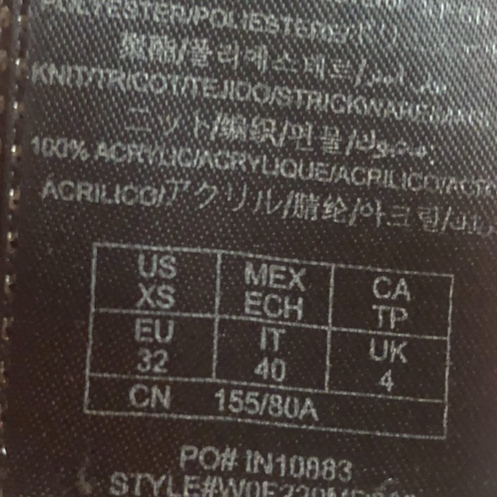 Guess Puffer Coat - Picture 2 of 5